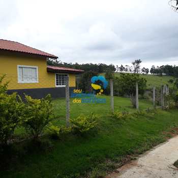 Sítio em Pedra Bela, bairro Centro