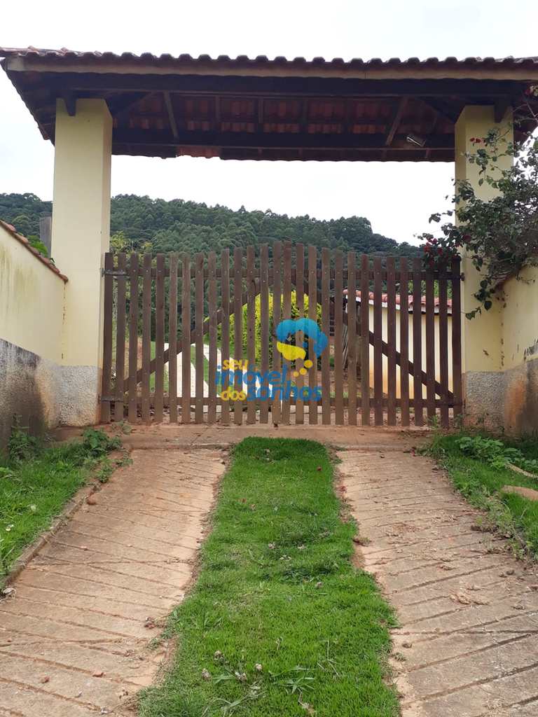 Sítio em Pedra Bela, no bairro Centro