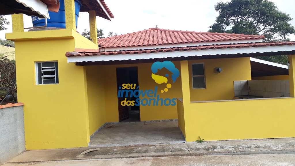 Sítio em Pedra Bela, no bairro Centro