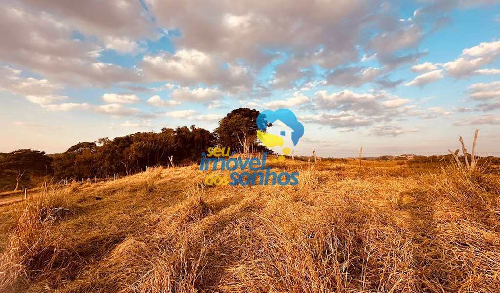 Terreno Rural em Bueno Brandão, bairro Centro