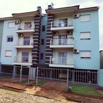 Apartamento em Três de Maio, bairro Bairro Pio XII