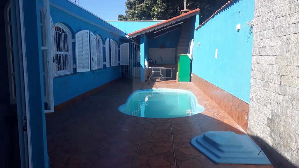 Casa em Mogi das Cruzes, no bairro Vila Suissa