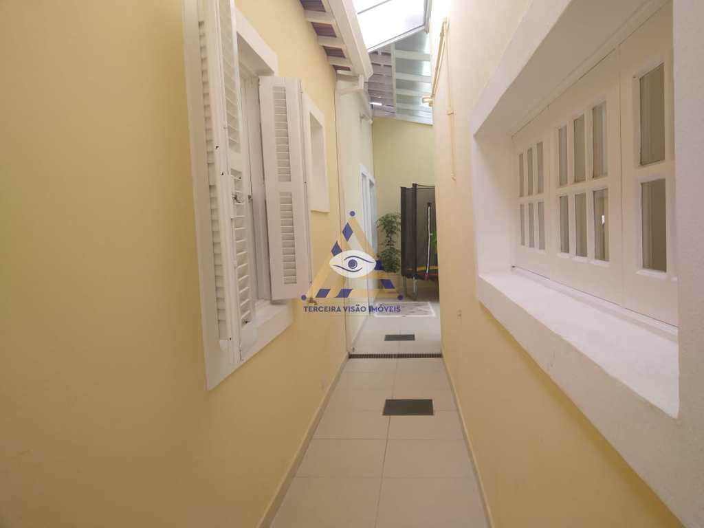 Casa em Mogi das Cruzes, no bairro Vila Suissa