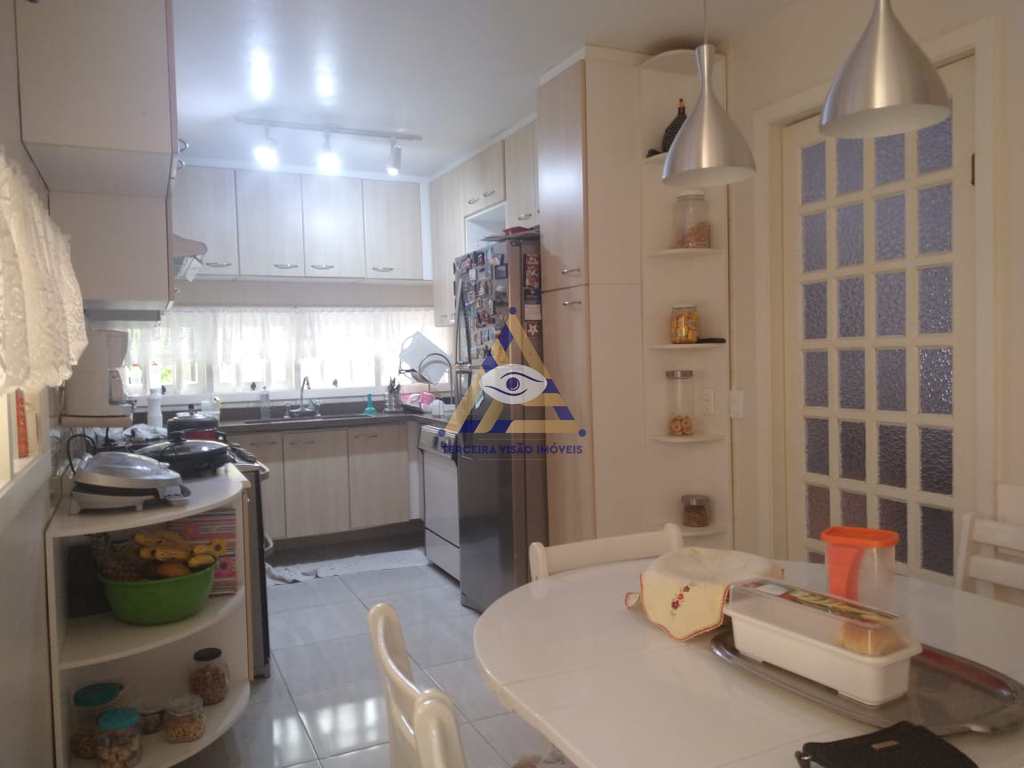 Casa em Mogi das Cruzes, no bairro Vila Suissa