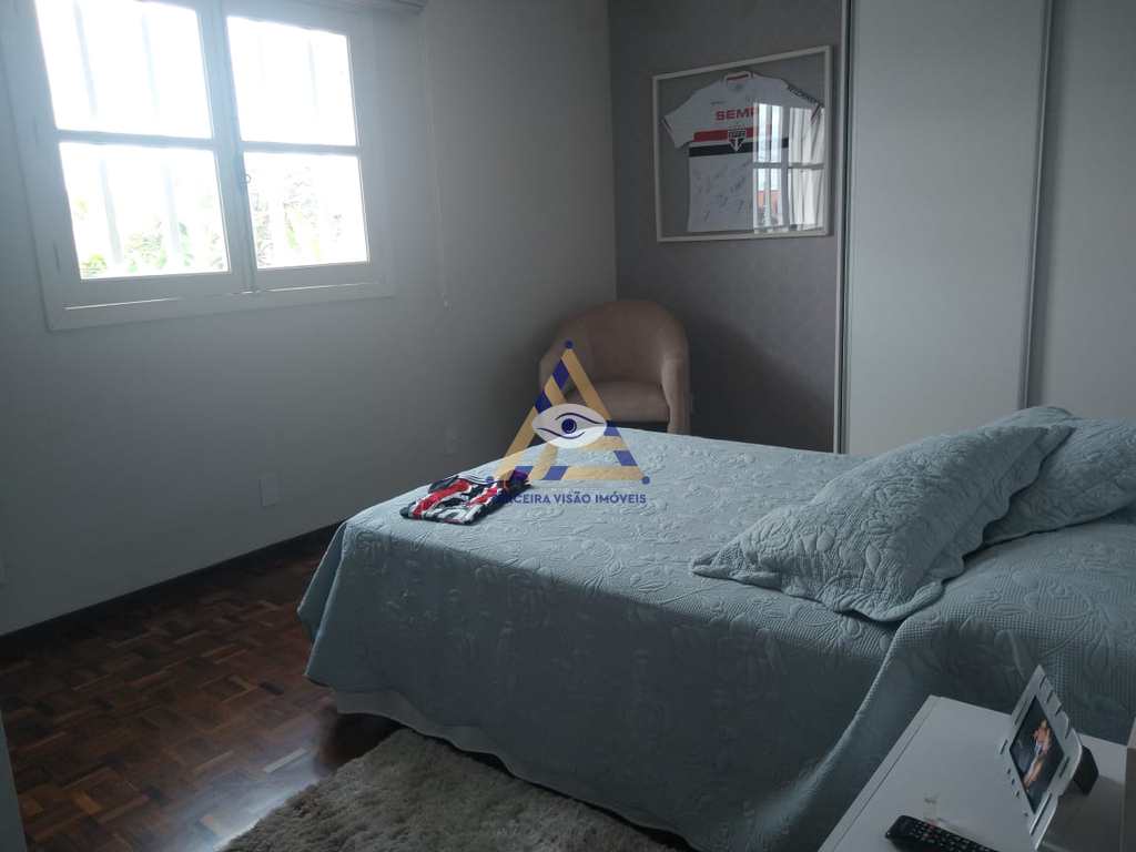 Casa em Mogi das Cruzes, no bairro Vila Suissa