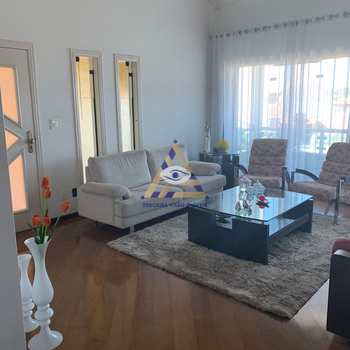 Casa em Mogi das Cruzes, bairro Mogi Moderno