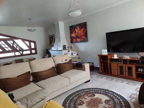 Casa, código 371 em Mogi das Cruzes, bairro Vila Suissa