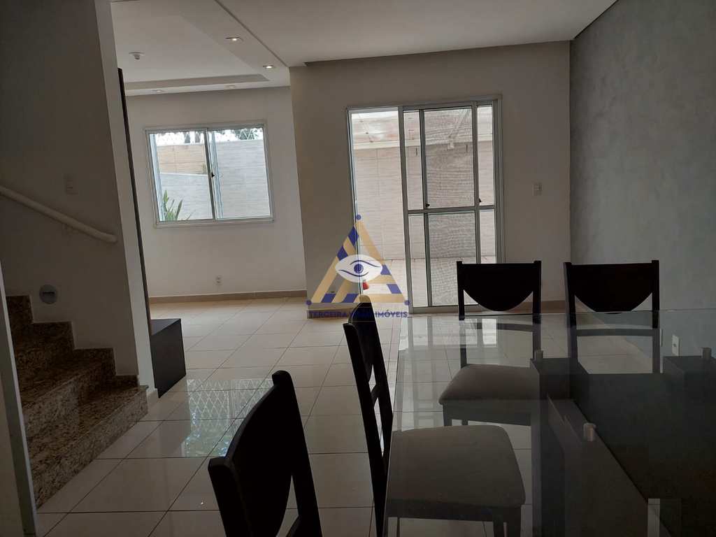 Casa de Condomínio em Mogi das Cruzes, no bairro Condomínio Residencial Vila das Flores - Rosas - Nova Mogilar