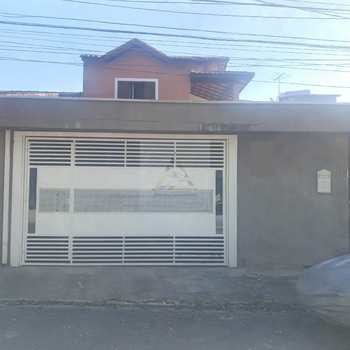 Casa em Mogi das Cruzes, bairro Bertioguinha