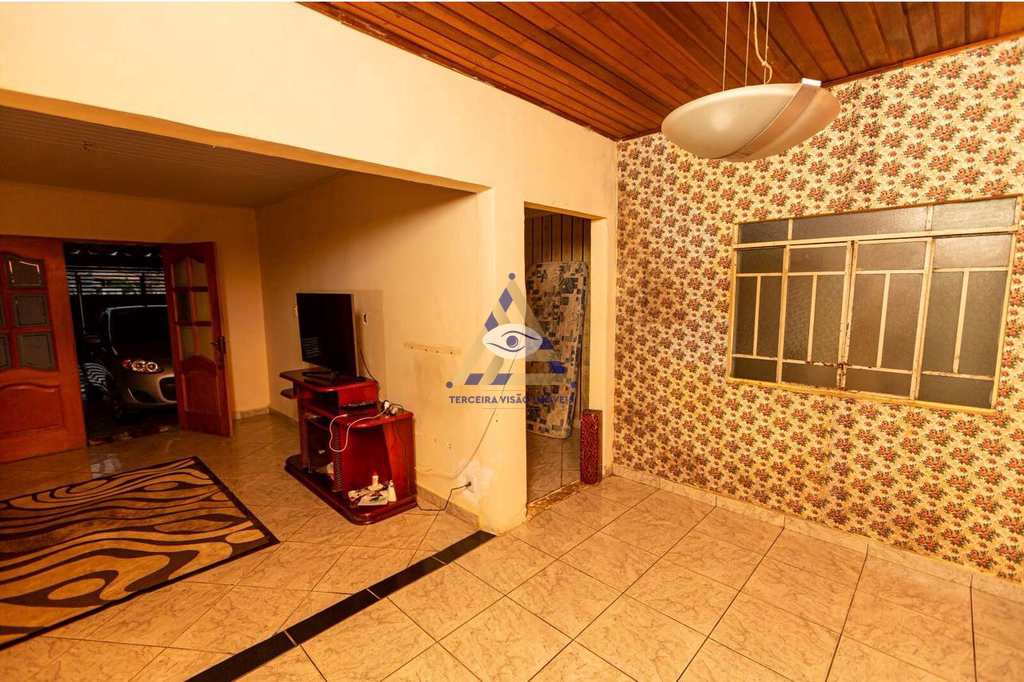 Casa em Mogi das Cruzes, no bairro Vila Mogilar