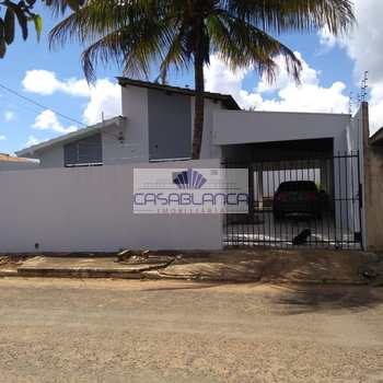 Casa em Primavera do Leste, bairro Tuiuiu