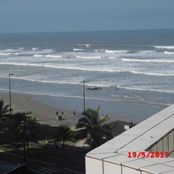 Apartamento em Praia Grande, bairro Caiçara