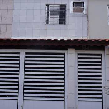 Sobrado em Praia Grande, bairro Nova Mirim