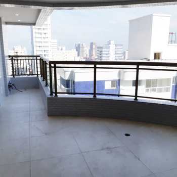 Apartamento em Praia Grande, bairro Canto do Forte