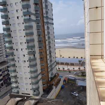 Apartamento em Praia Grande, bairro Guilhermina