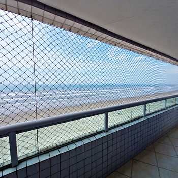Apartamento em Praia Grande, bairro Caiçara