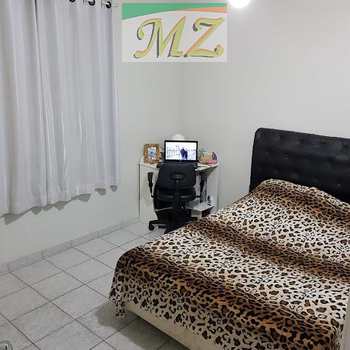 Apartamento em São Vicente, bairro Itararé