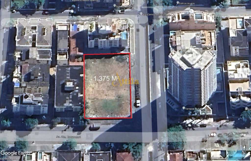 Terreno 1375m² - de esquina, na Enseada