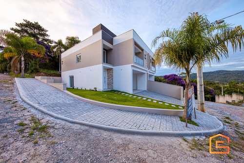 Casa, código 18 em Blumenau, bairro Ponta Aguda