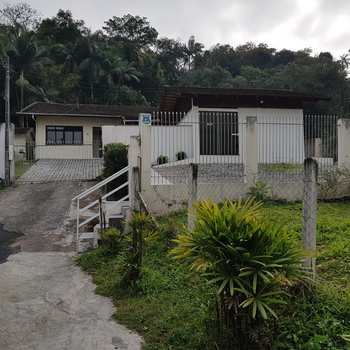Casa em Blumenau, bairro Garcia