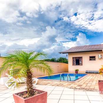 Casa em Blumenau, bairro Garcia