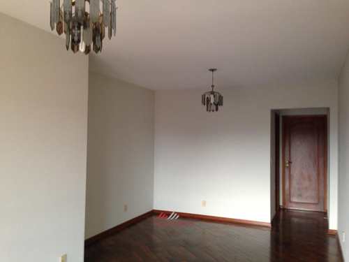 Apartamento, código 4 em Pirassununga, bairro Centro
