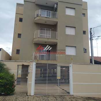 Apartamento em Pirassununga, bairro Jardim Carlos Gomes