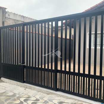 Casa em Praia Grande, bairro Ocian