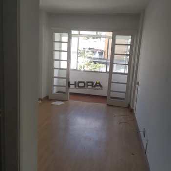 Apartamento em Santos, bairro Gonzaga