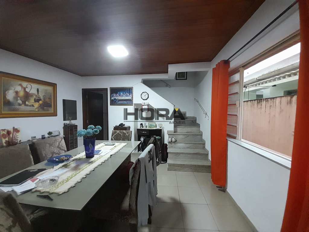 Sobrado em Santos, no bairro Aparecida
