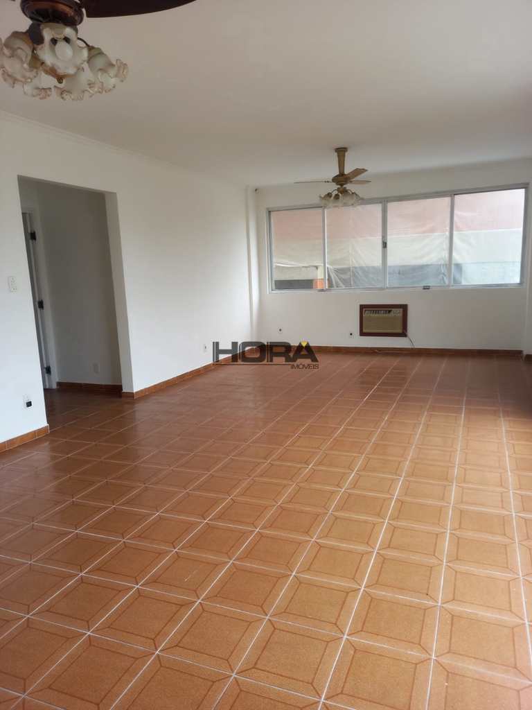 Apartamento em Santos, no bairro Boqueirão