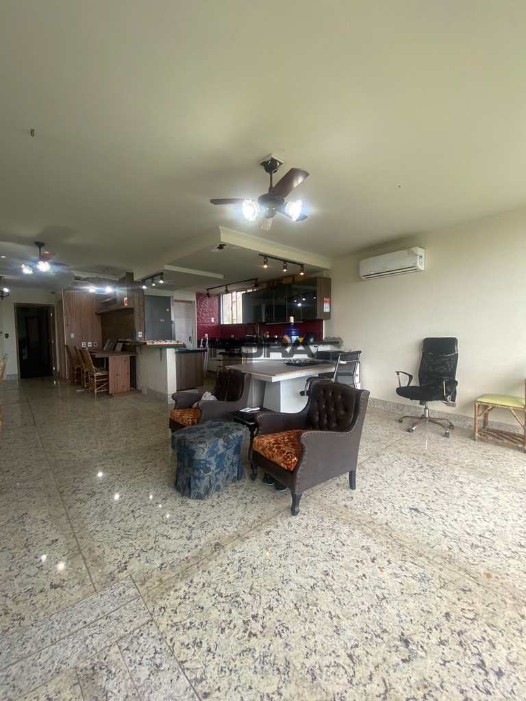 Apartamento em Santos, no bairro Gonzaga