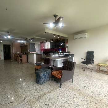 Apartamento em Santos, bairro Gonzaga