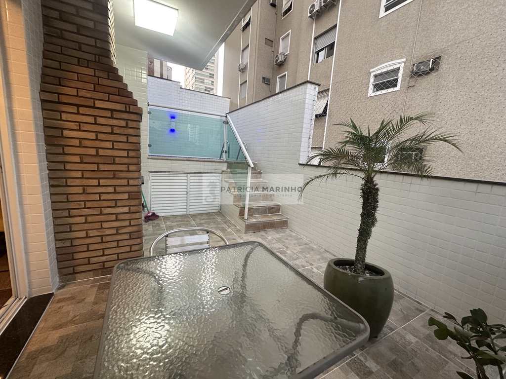 Casa em Santos, no bairro Boqueirão