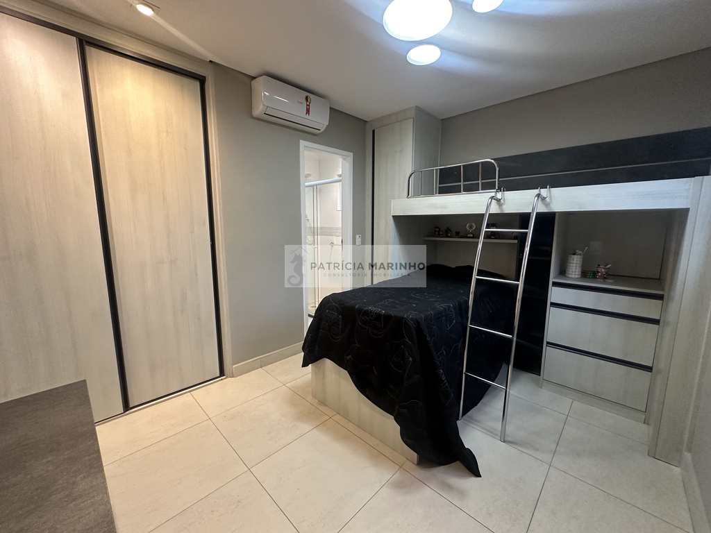 Casa em Santos, no bairro Boqueirão