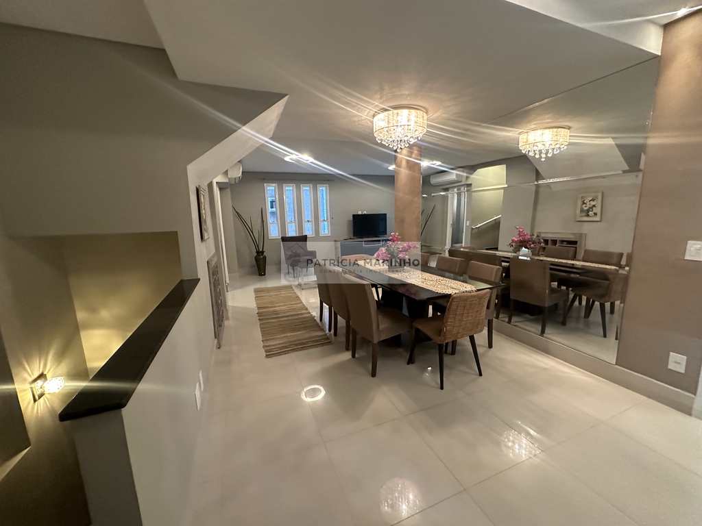 Casa em Santos, no bairro Boqueirão