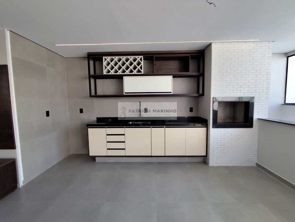 Casa em Santos, no bairro Boqueirão
