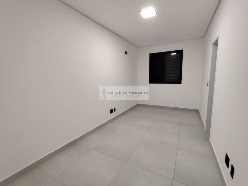 Casa em Santos, no bairro Boqueirão