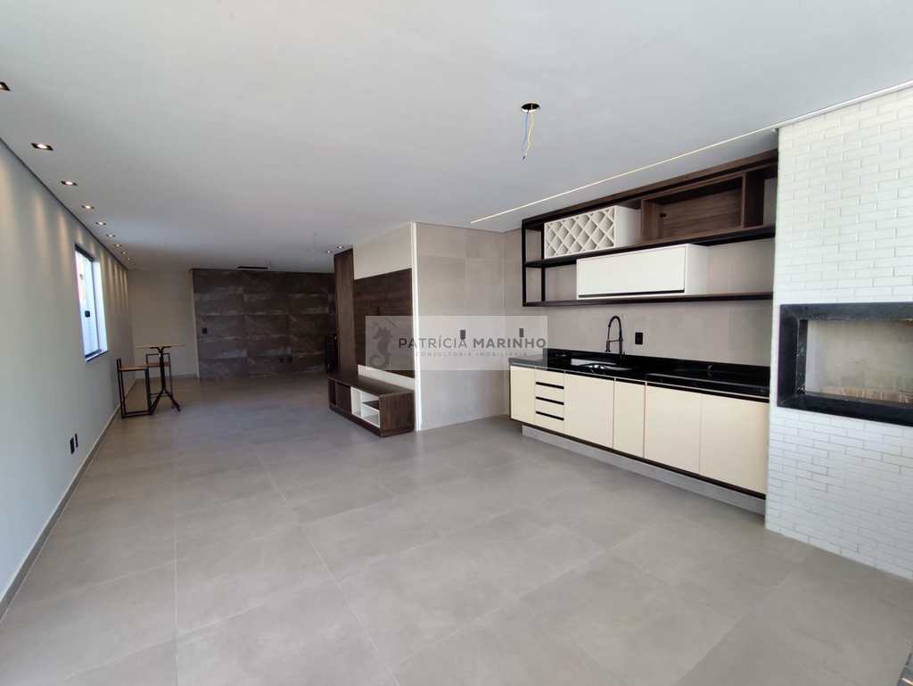 Casa em Santos, no bairro Boqueirão