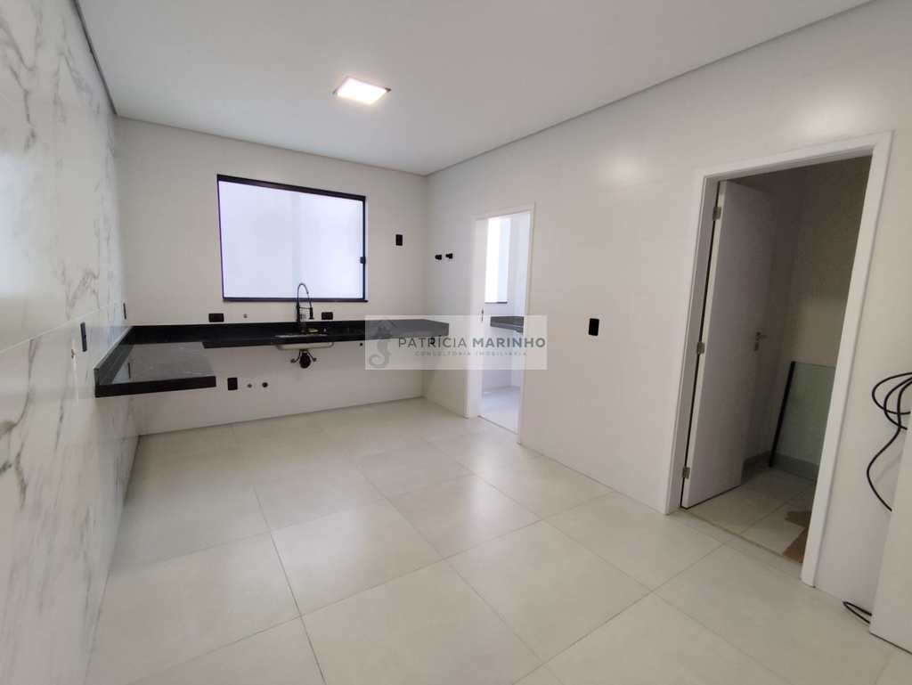 Casa em Santos, no bairro Boqueirão