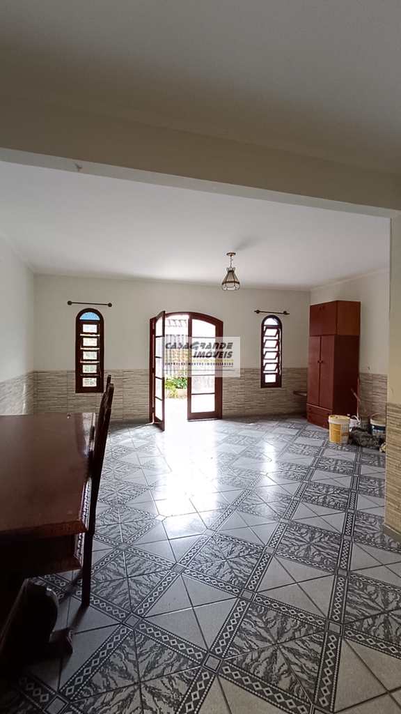Casa em Praia Grande, no bairro Maracanã