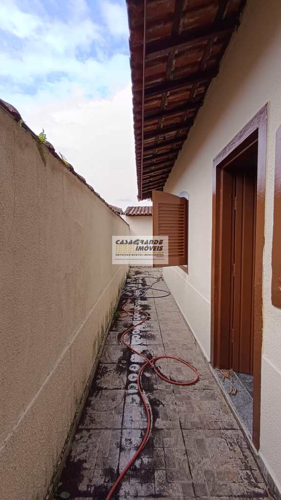 Casa em Praia Grande, no bairro Maracanã