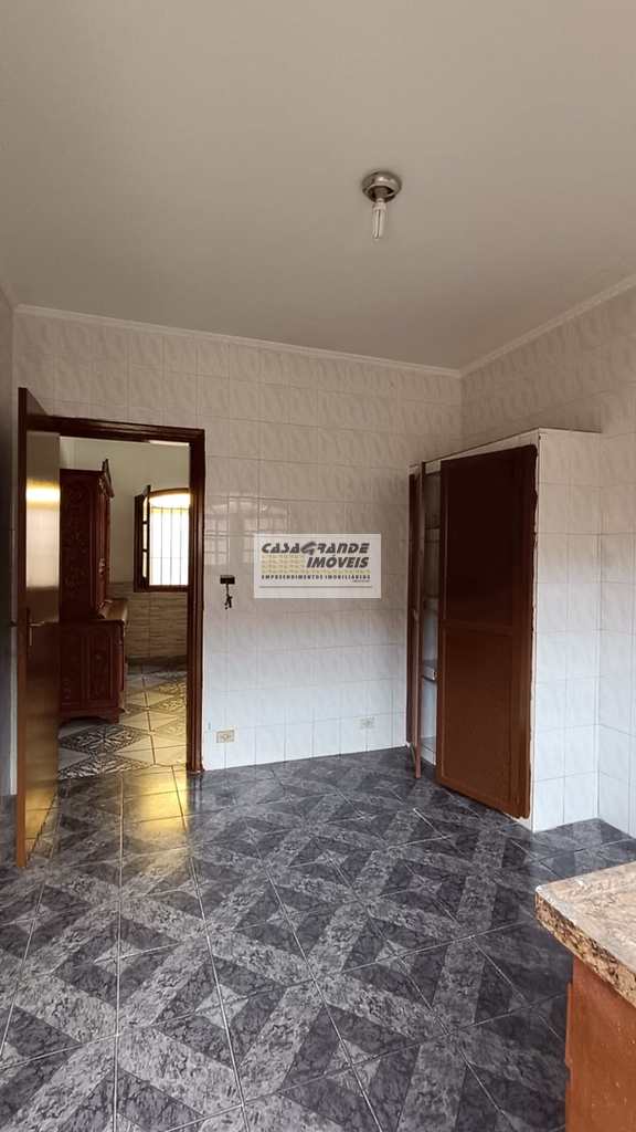 Casa em Praia Grande, no bairro Maracanã