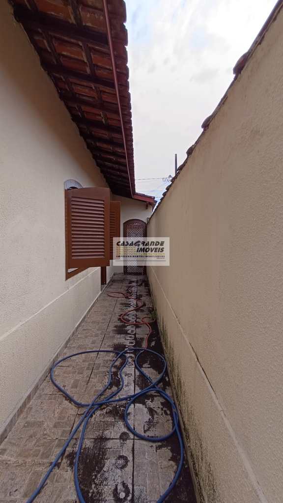 Casa em Praia Grande, no bairro Maracanã