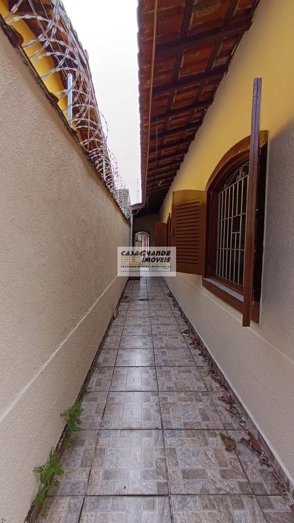 Casa em Praia Grande, no bairro Maracanã