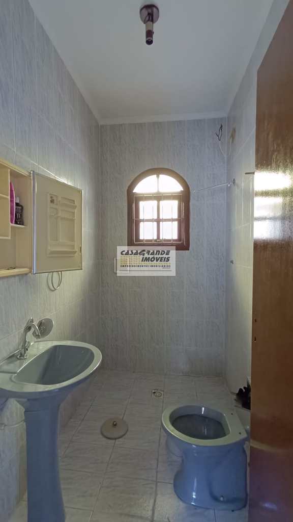 Casa em Praia Grande, no bairro Maracanã