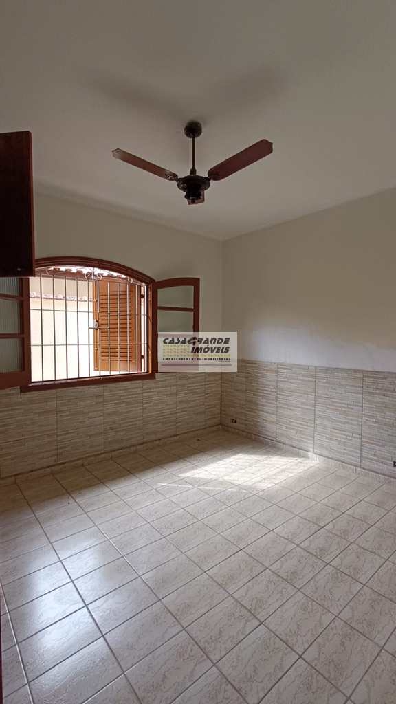 Casa em Praia Grande, no bairro Maracanã