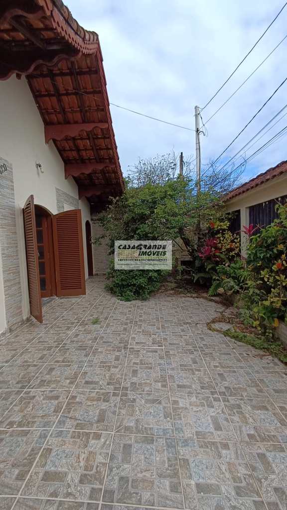 Casa em Praia Grande, no bairro Maracanã