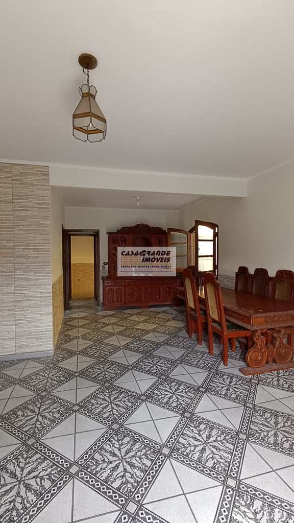 Casa em Praia Grande, no bairro Maracanã
