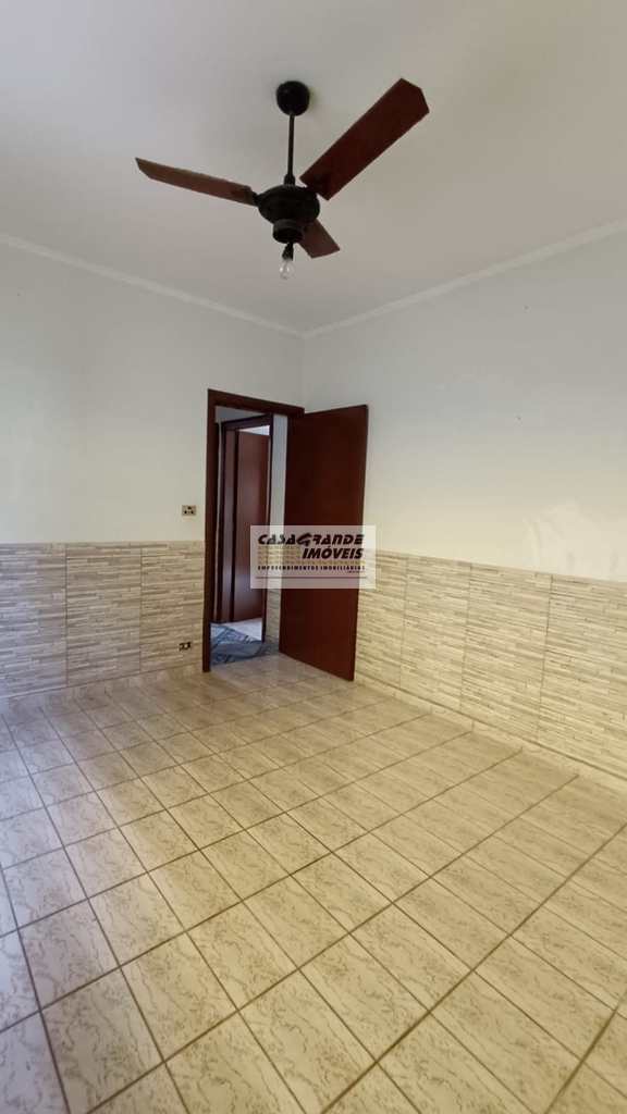 Casa em Praia Grande, no bairro Maracanã